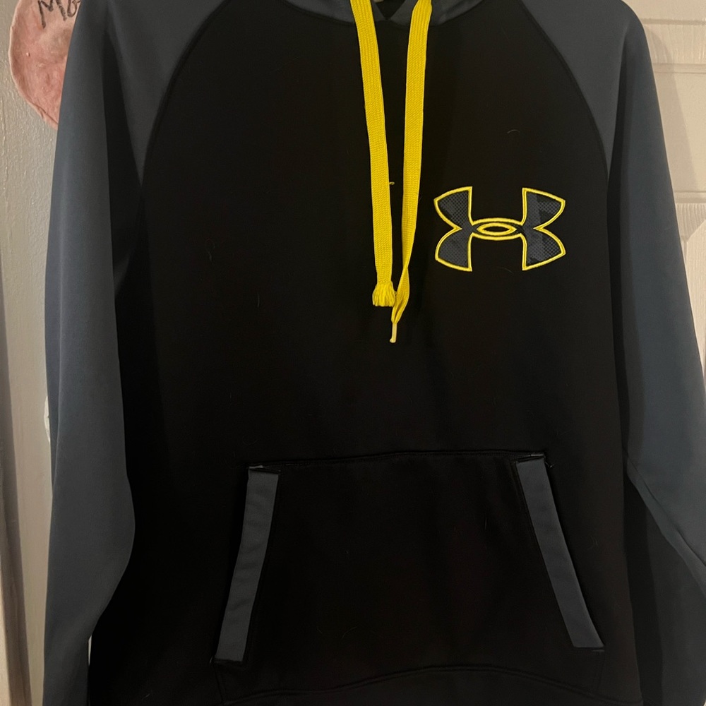 Men’s small UA